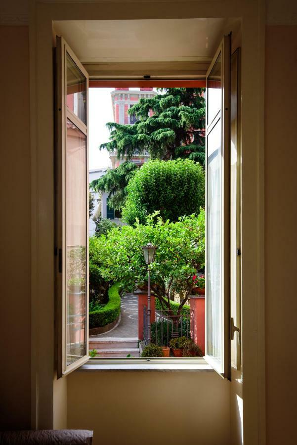 Appartamento Panoramico "Il Glicine" Nápoles Exterior foto